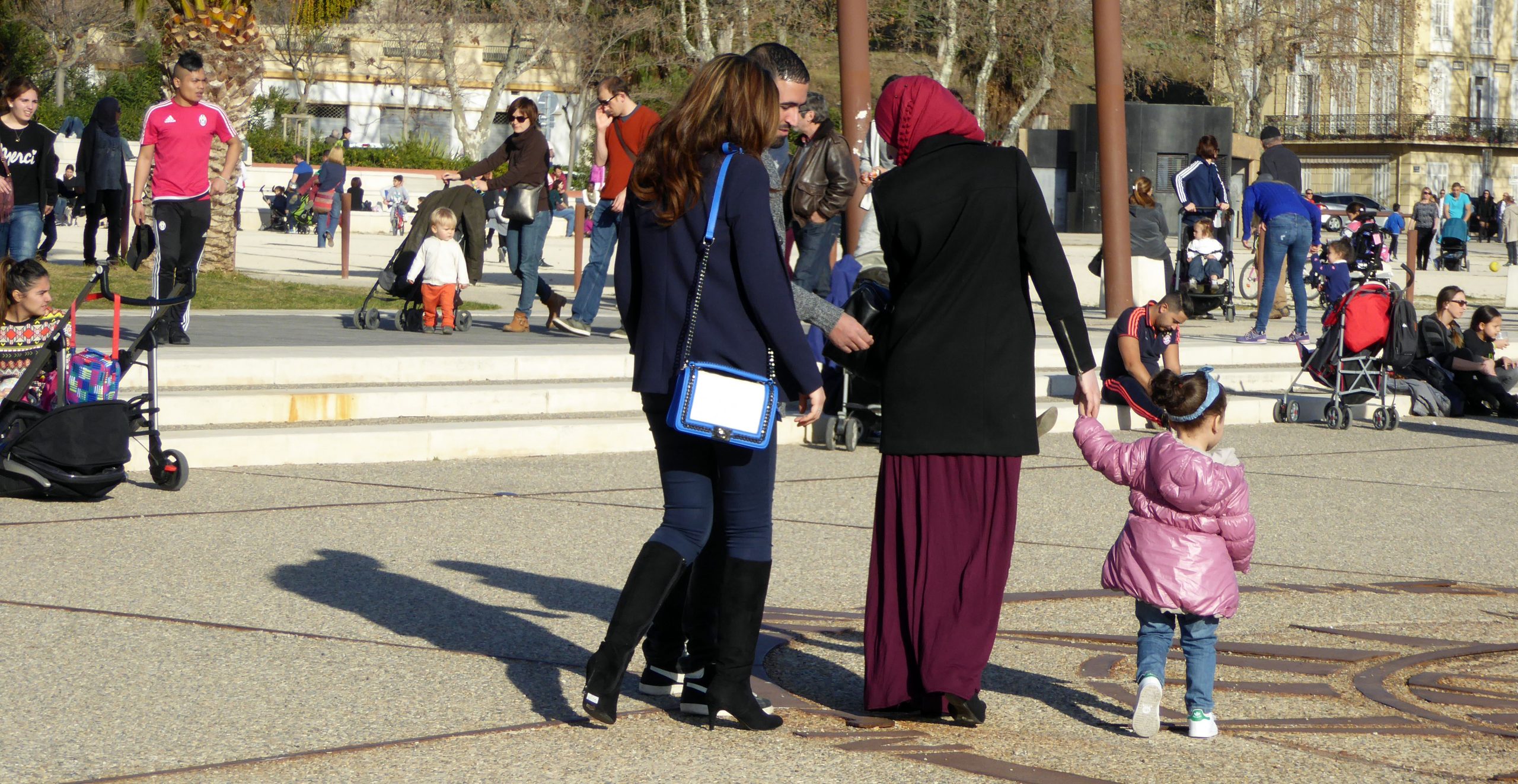 Groups of international people in Marseille